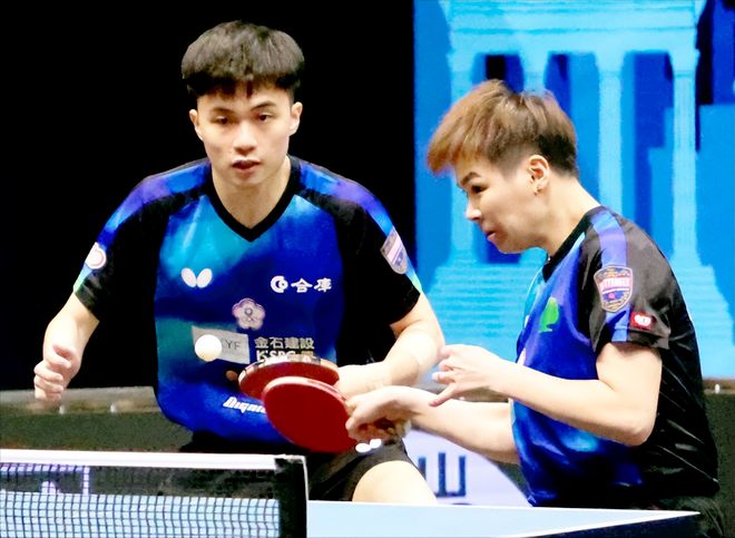 中国女篮取 中国女篮取